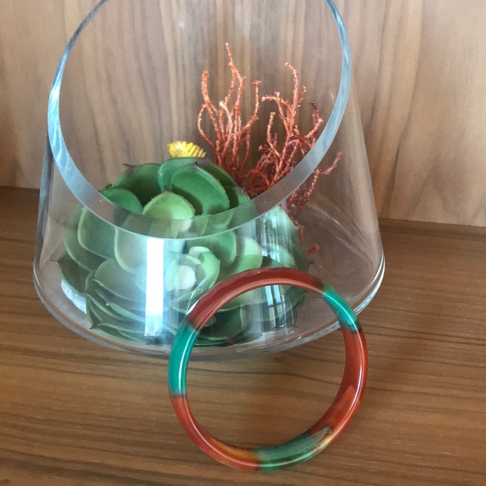 Jade and citrine bracket